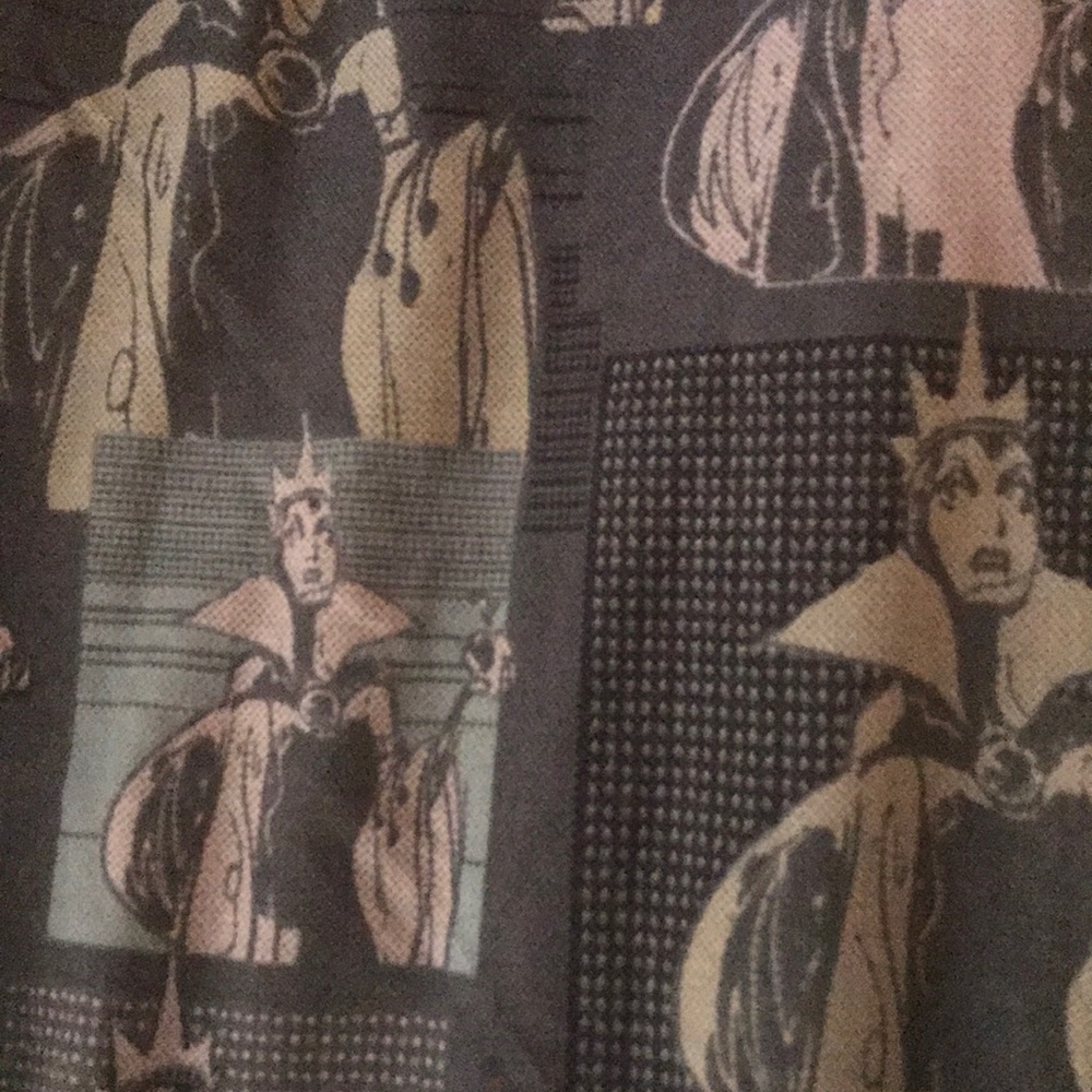 LuLaRoe Disney Evil Queen Leggings (Tall&curvy)